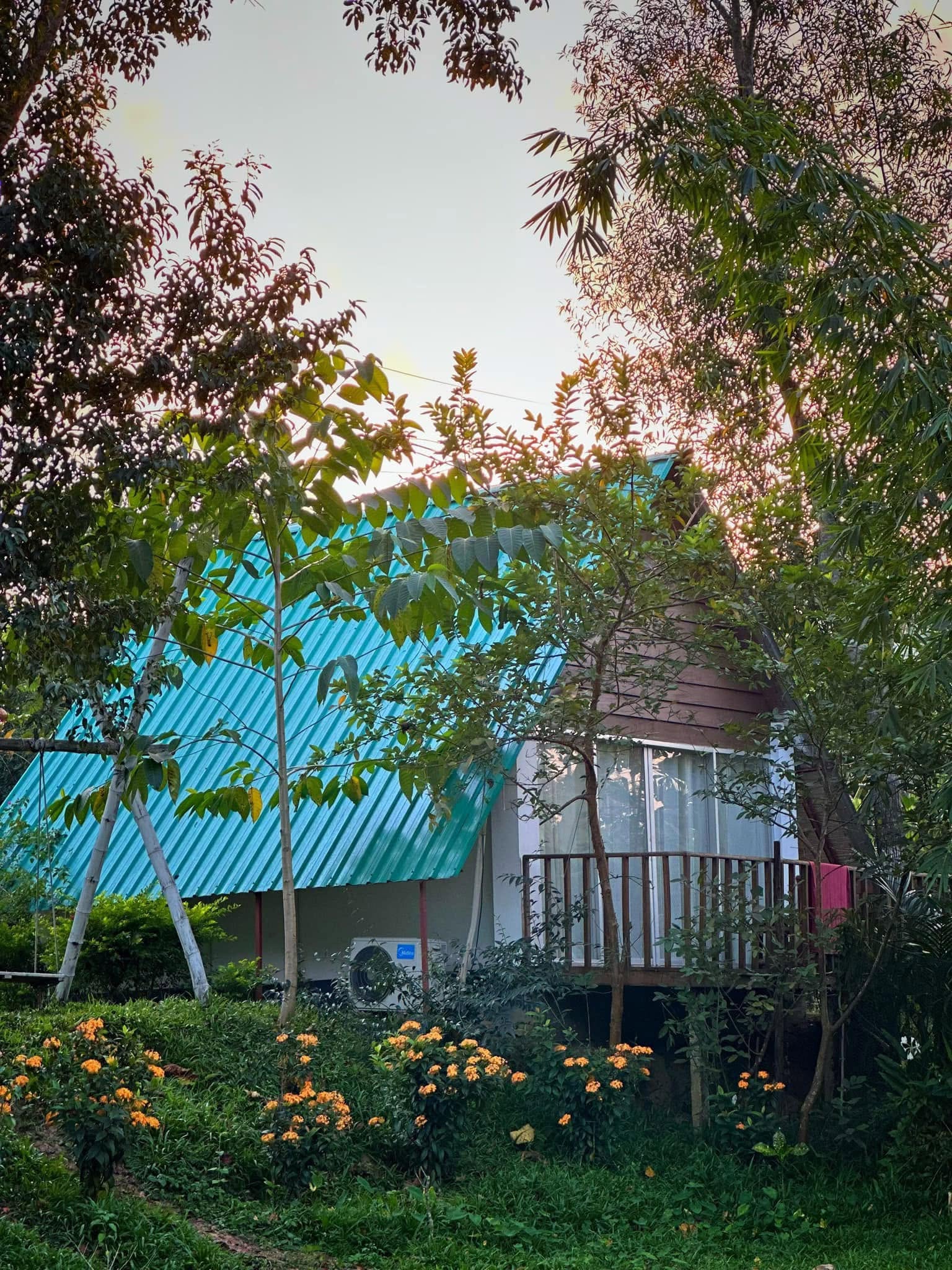 Ac Couple Cottage